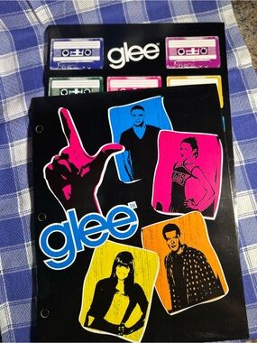 2011 Glee (set of 3) 3 hole portfolio pocket folders Colorful Pop Art Decals